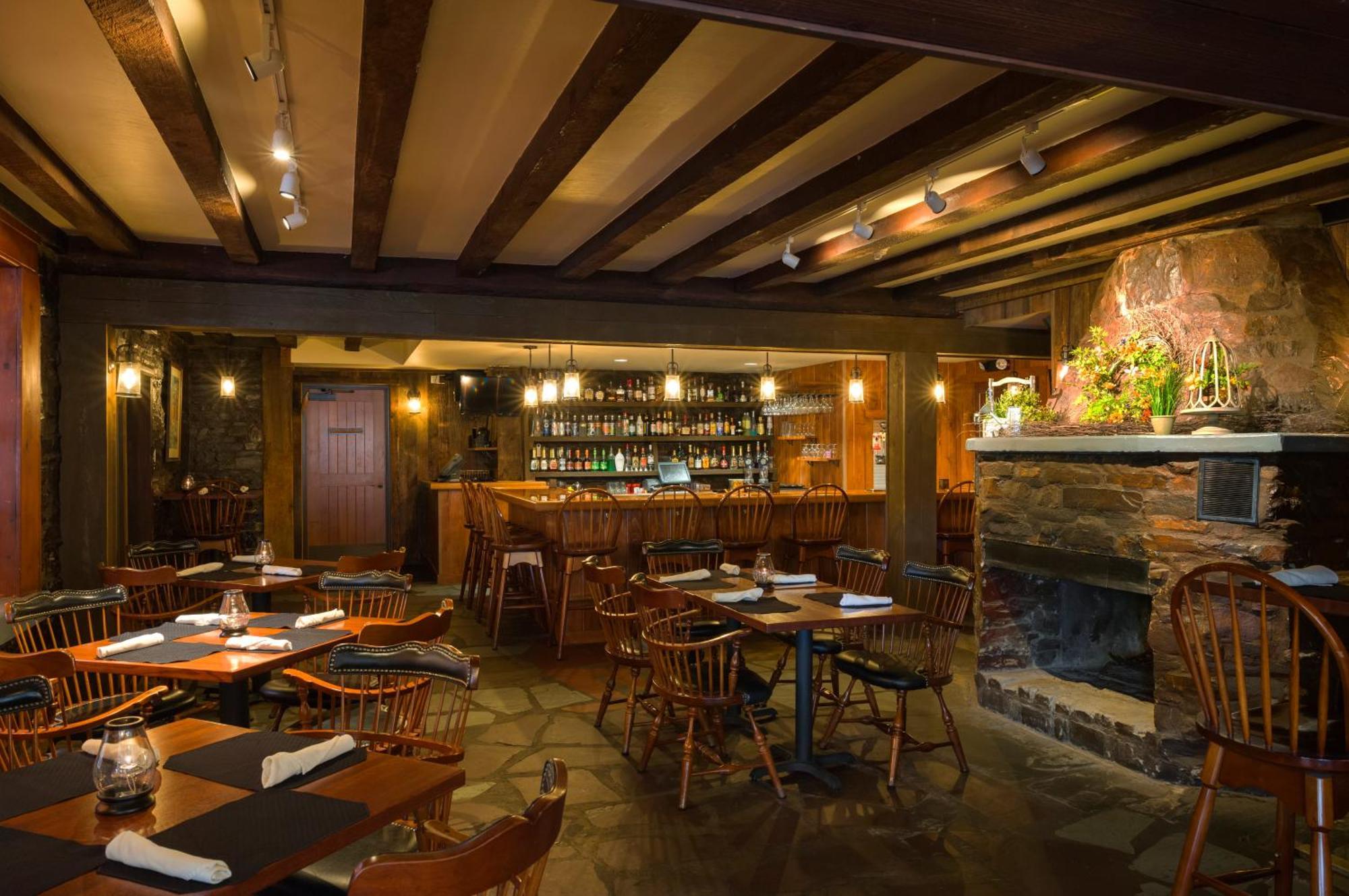Pine Barn Inn Дэнвилл Экстерьер фото