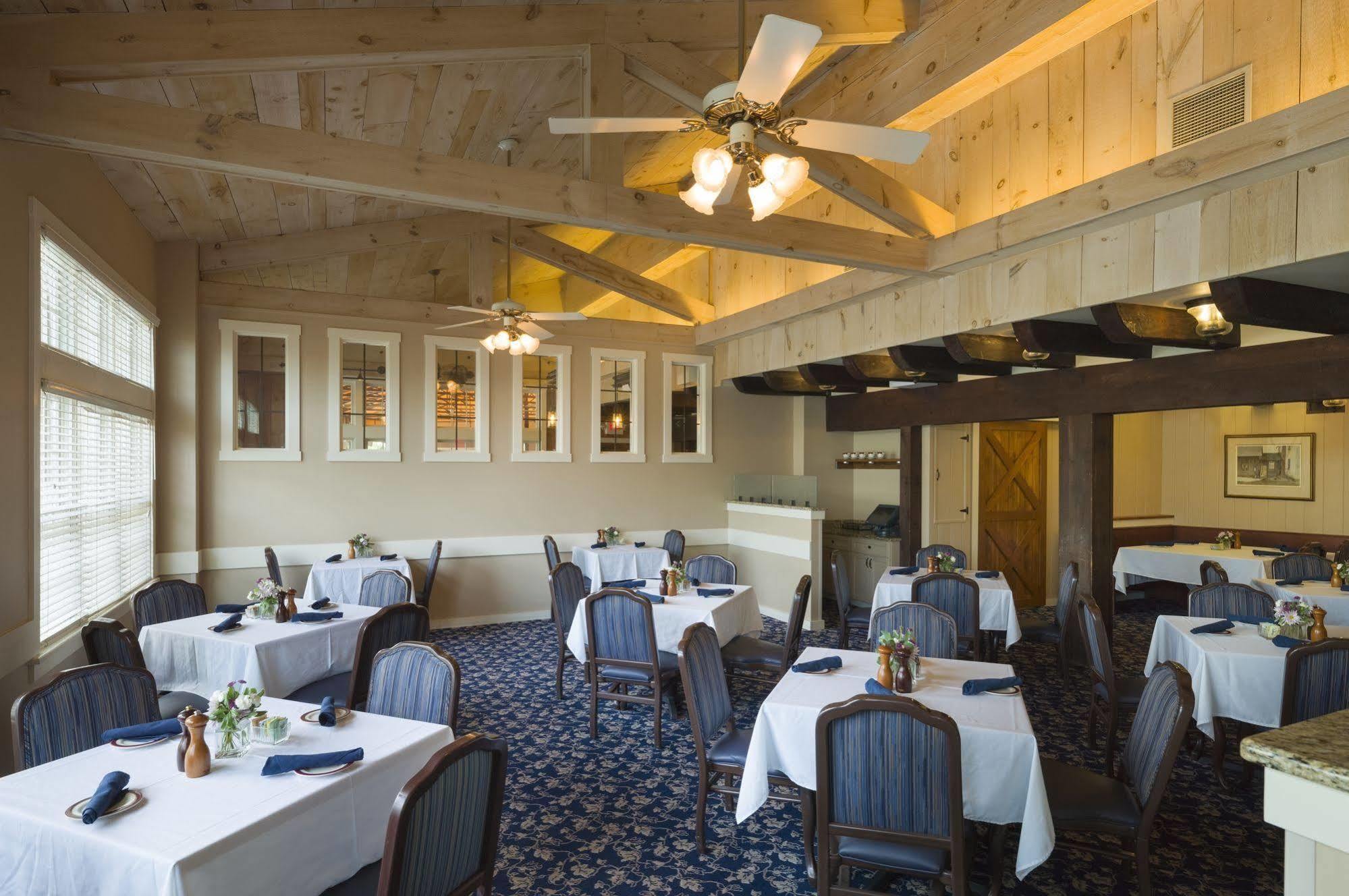 Pine Barn Inn Дэнвилл Экстерьер фото